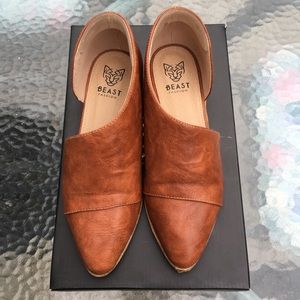 Vici Carter Pointed Toe Flat